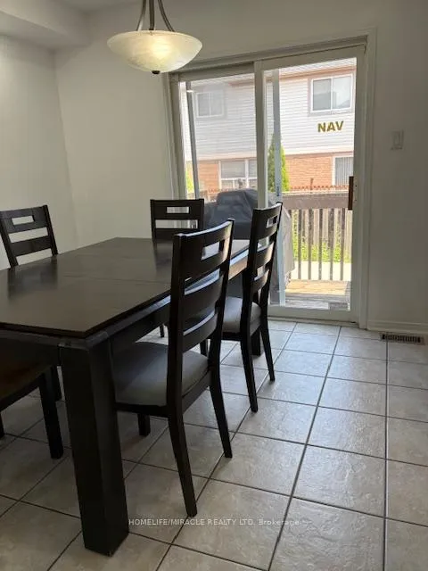 Photo 19 of 43 Allangrove Drive, Brampton, Fletcher's Meadow — HOMEH