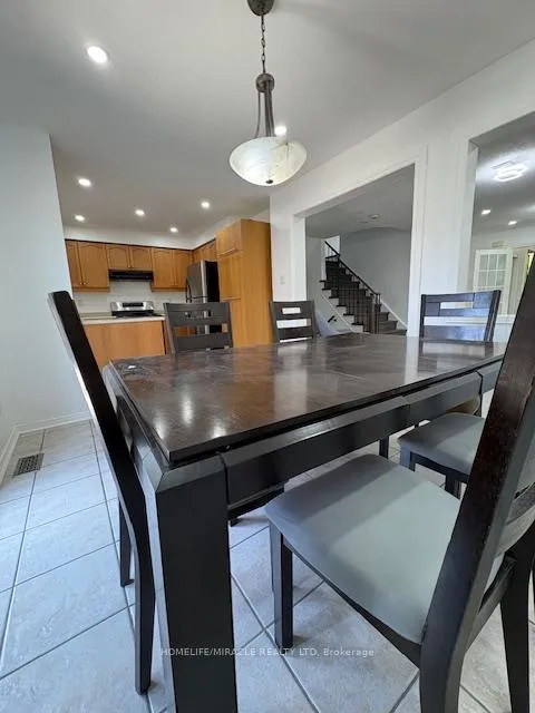 Photo 21 of 43 Allangrove Drive, Brampton, Fletcher's Meadow — HOMEH