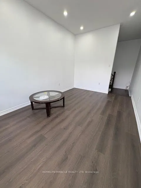 Photo 24 of 43 Allangrove Drive, Brampton, Fletcher's Meadow — HOMEH