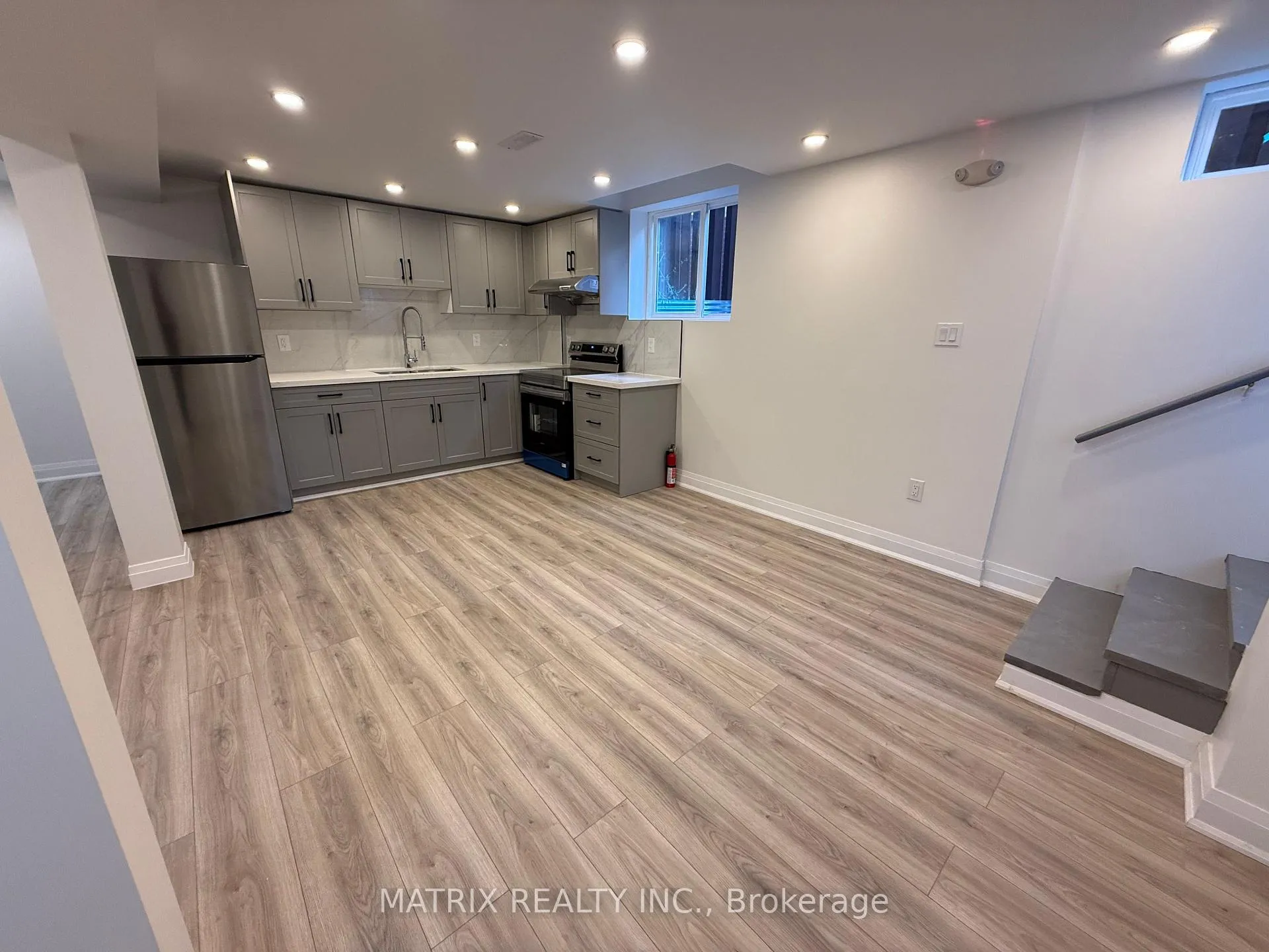 Photo 4 of 2197 Wildwood Crescent, Pickering, Brock Ridge — HOMEH
