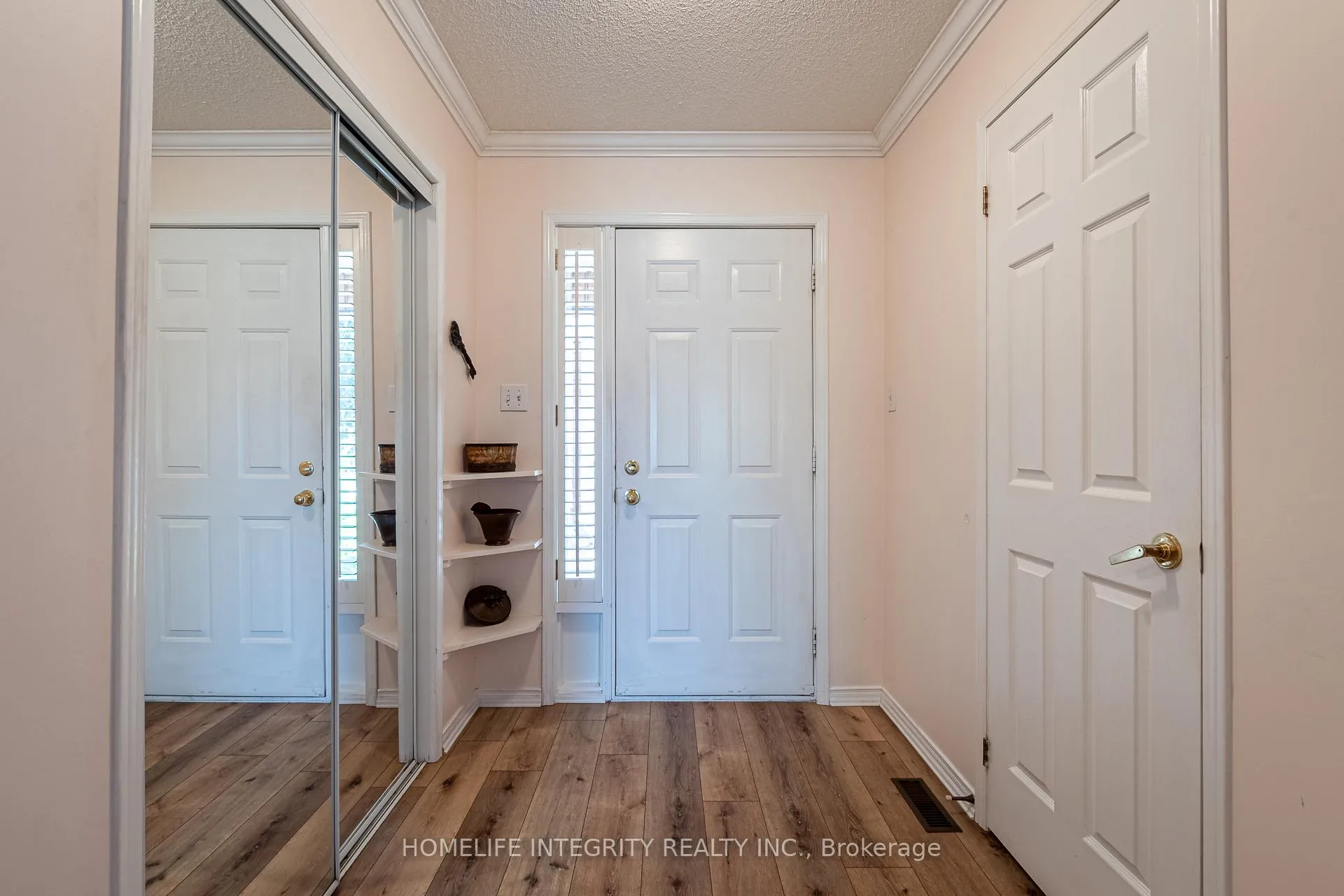 Photo 4 of 204 Greenbriar Road, New Tecumseth, Alliston — HOMEH