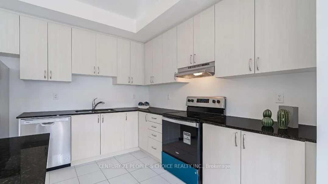 Photo 12 of 10 Melmar Street, Brampton, Northwest Brampton — HOMEH