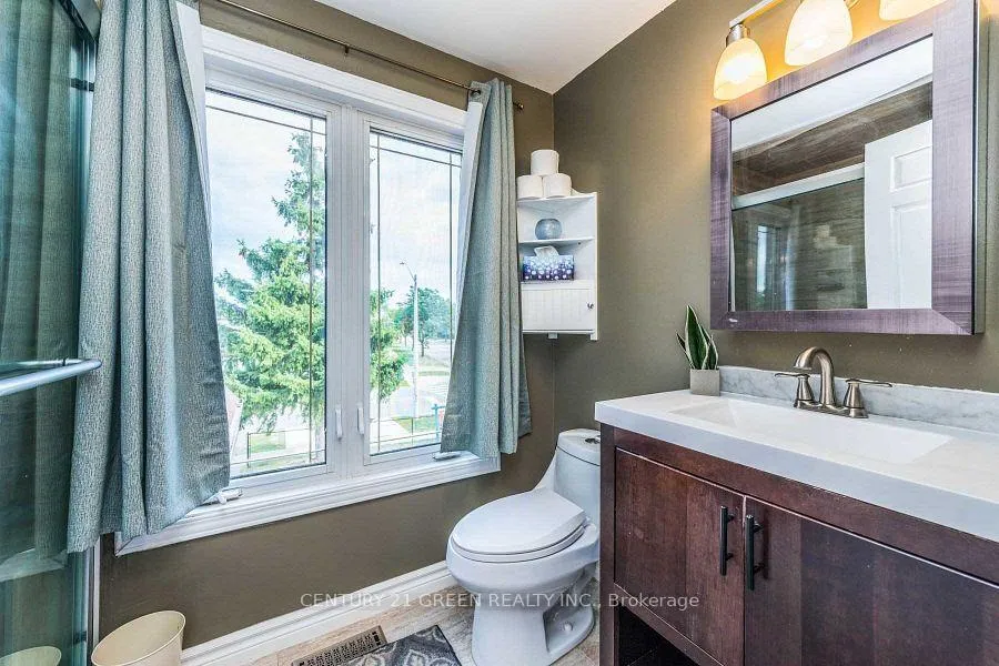 Photo 8 of 52 Moffatt Avenue, Brampton, Fletcher's West — HOMEH
