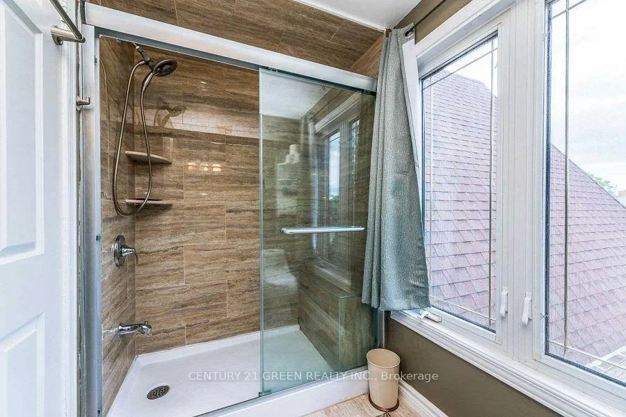 Photo 10 of 52 Moffatt Avenue, Brampton, Fletcher's West — HOMEH
