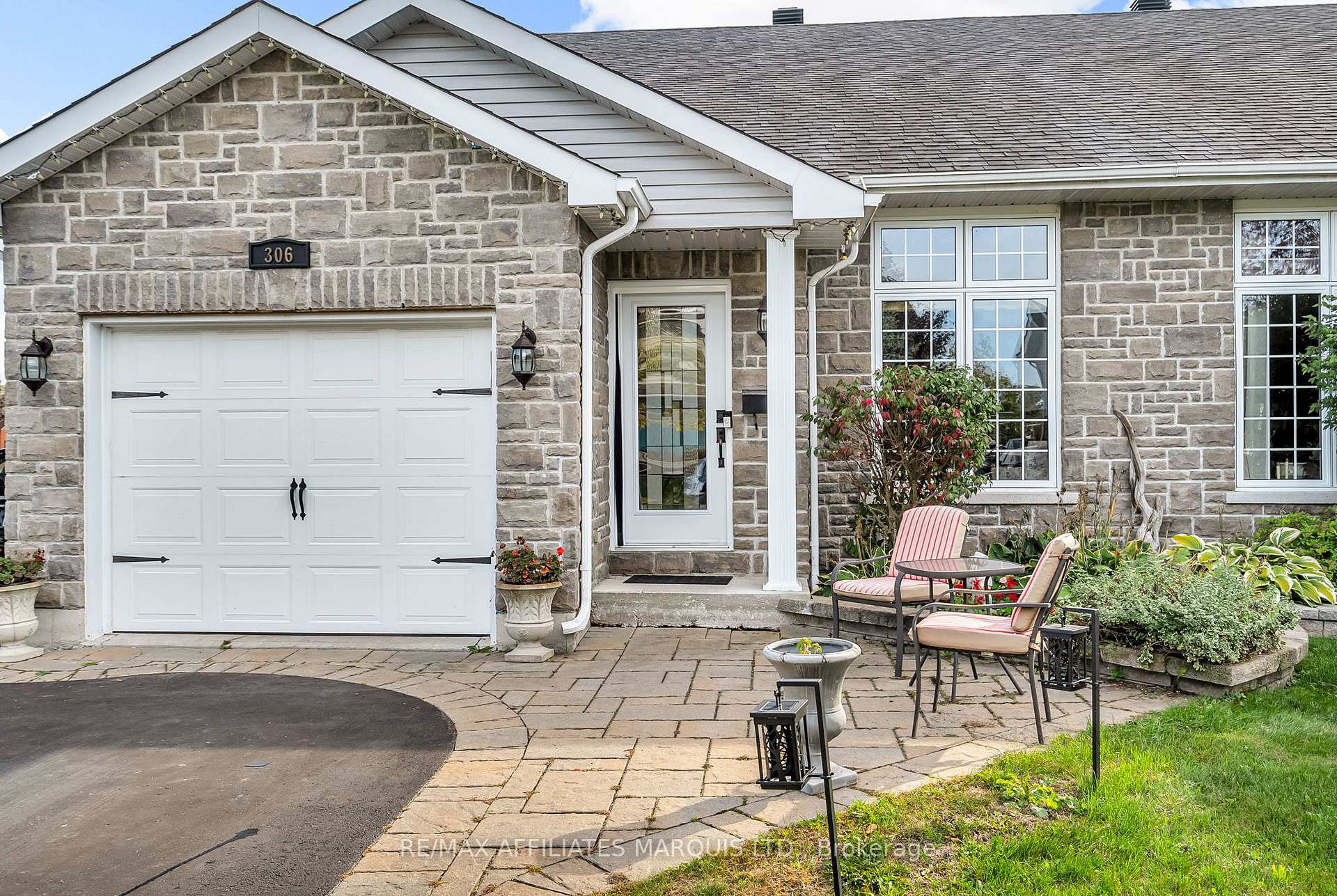 Photo 2 of 306 Ellen Avenue, Cornwall — HOMEH
