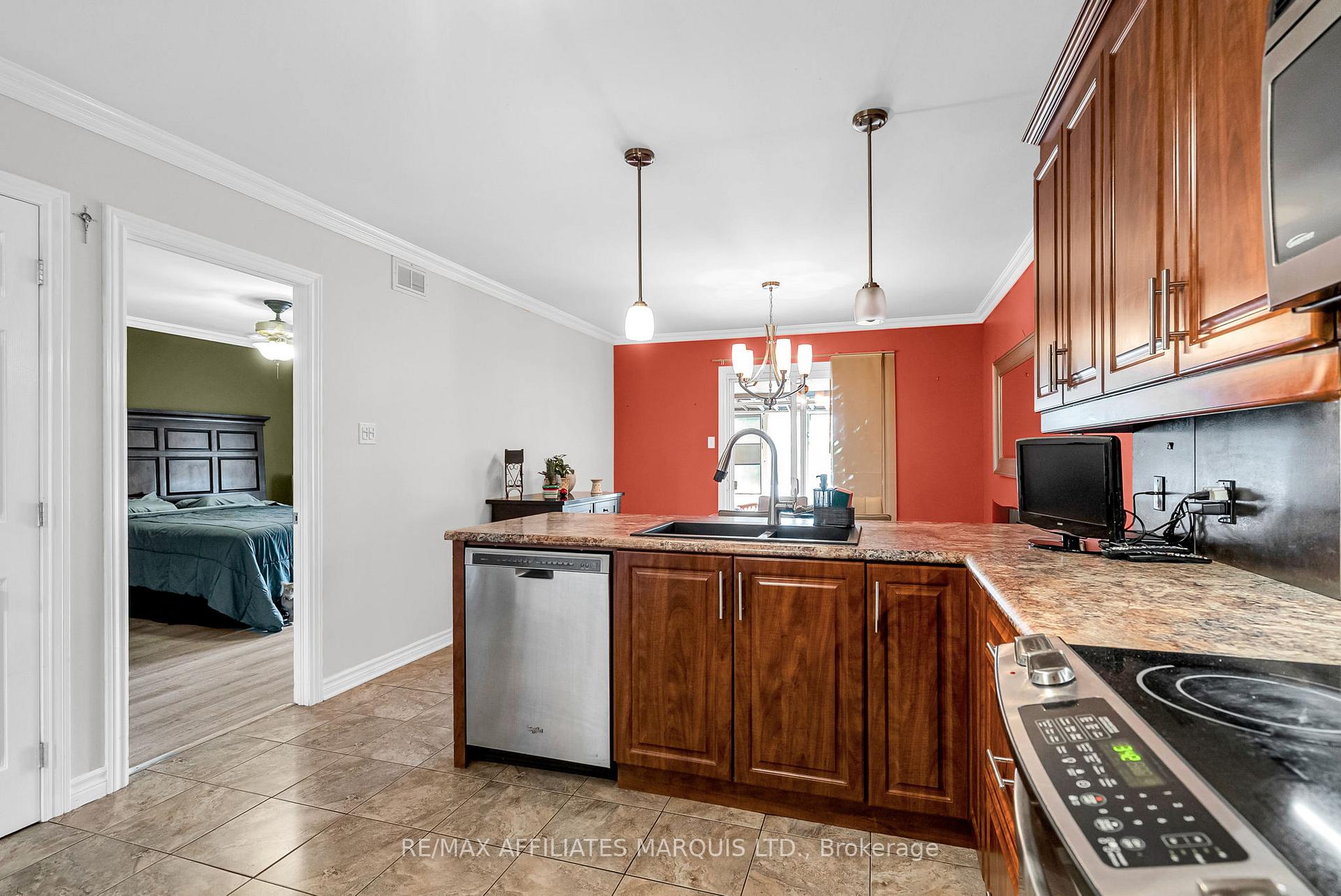 Photo 14 of 306 Ellen Avenue, Cornwall — HOMEH