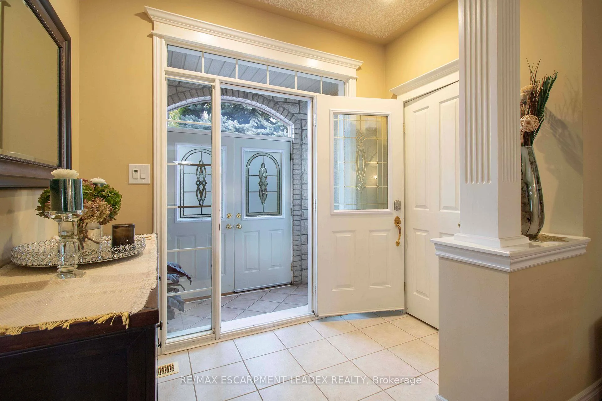 Photo 3 of Unit Main, 42 Holkham Avenue, Hamilton, Ancaster — HOMEH
