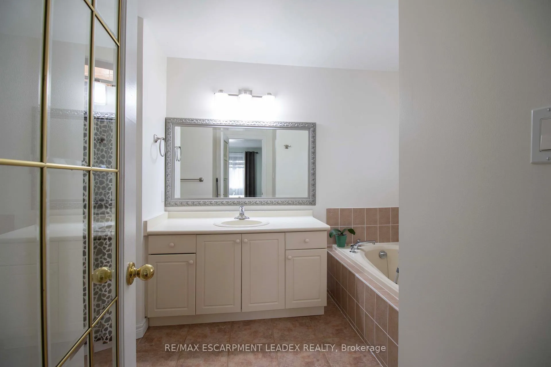 Photo 41 of Unit Main, 42 Holkham Avenue, Hamilton, Ancaster — HOMEH