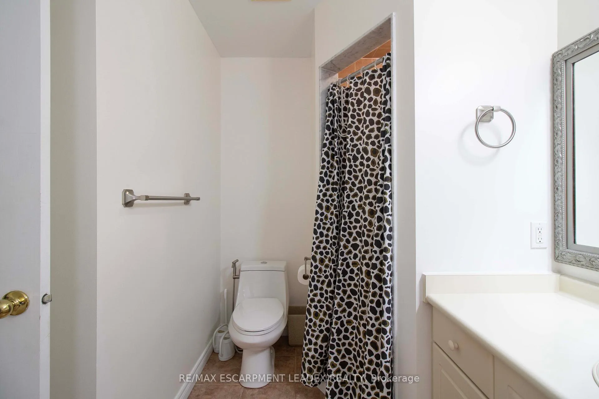 Photo 42 of Unit Main, 42 Holkham Avenue, Hamilton, Ancaster — HOMEH
