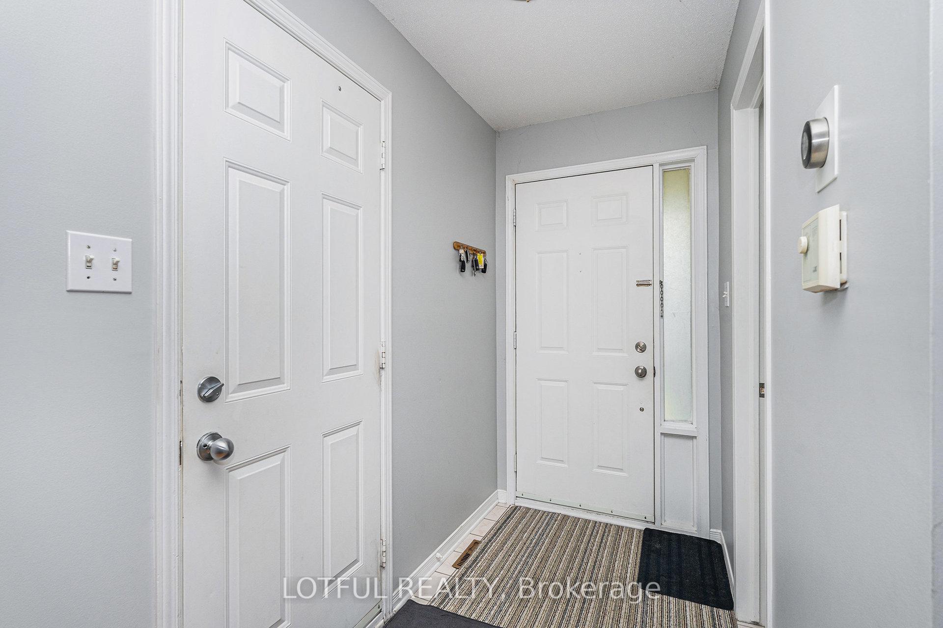 Photo 2 of 107 Queensbury Drive, Ottawa, Barrhaven - Longfields — HOMEH