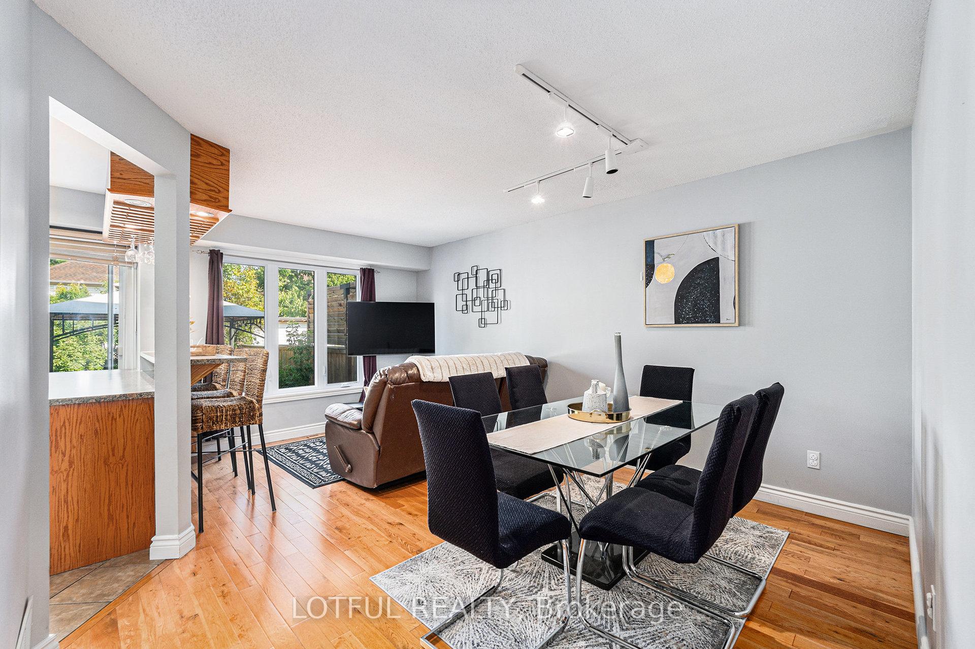 Photo 3 of 107 Queensbury Drive, Ottawa, Barrhaven - Longfields — HOMEH