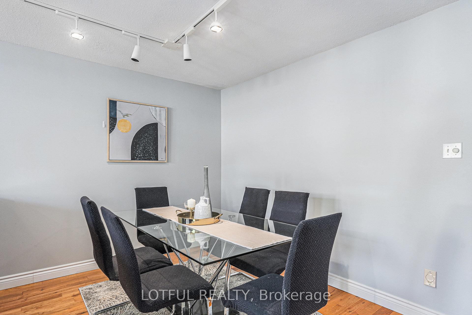 Photo 5 of 107 Queensbury Drive, Ottawa, Barrhaven - Longfields — HOMEH