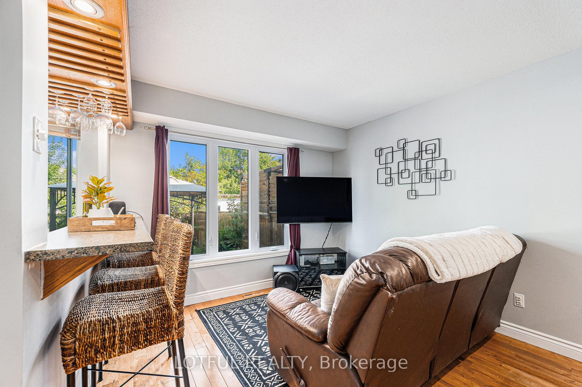 Photo 8 of 107 Queensbury Drive, Ottawa, Barrhaven - Longfields — HOMEH
