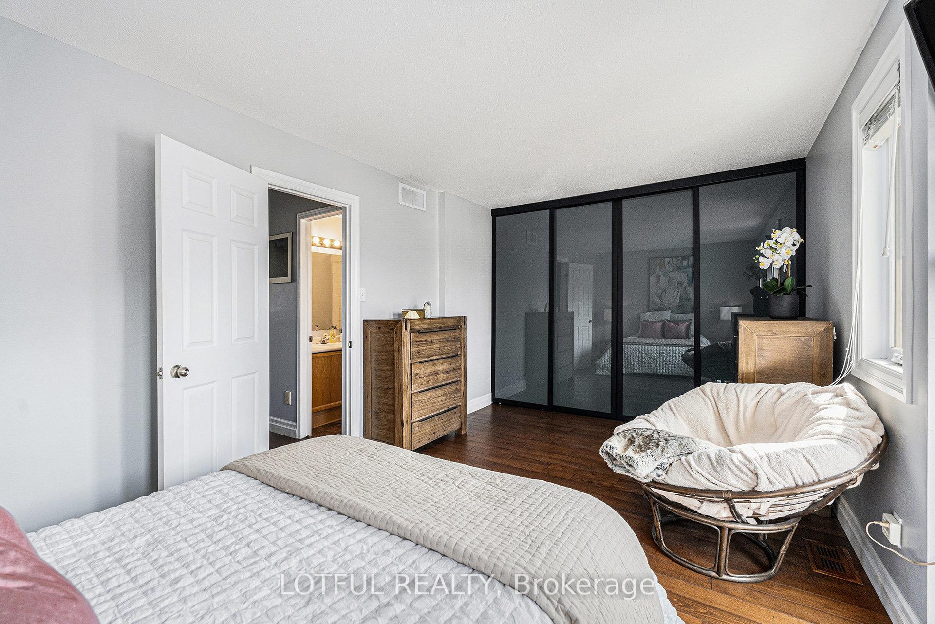 Photo 17 of 107 Queensbury Drive, Ottawa, Barrhaven - Longfields — HOMEH