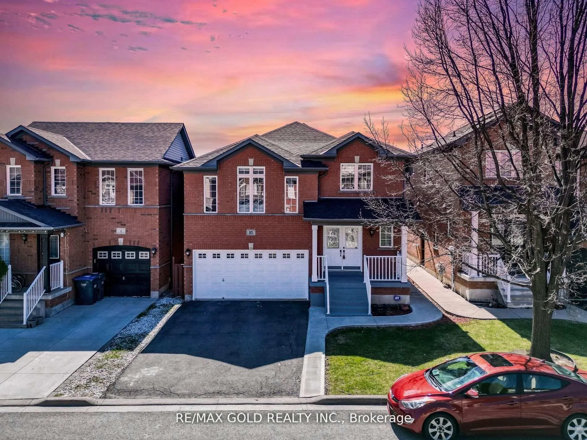 Photo 1 of 10 Chestermere Crescent, Brampton, Fletcher's Meadow — HOMEH