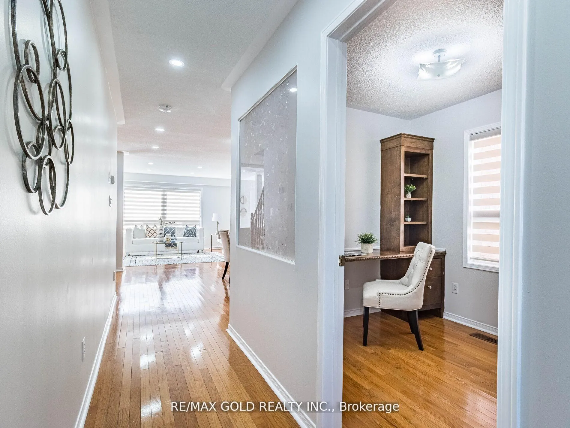 Photo 7 of 10 Chestermere Crescent, Brampton, Fletcher's Meadow — HOMEH