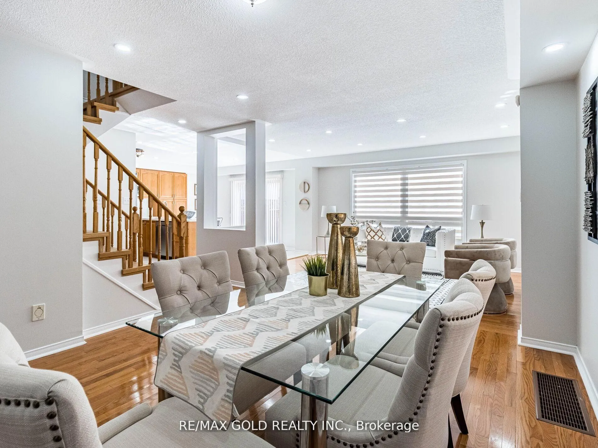 Photo 11 of 10 Chestermere Crescent, Brampton, Fletcher's Meadow — HOMEH