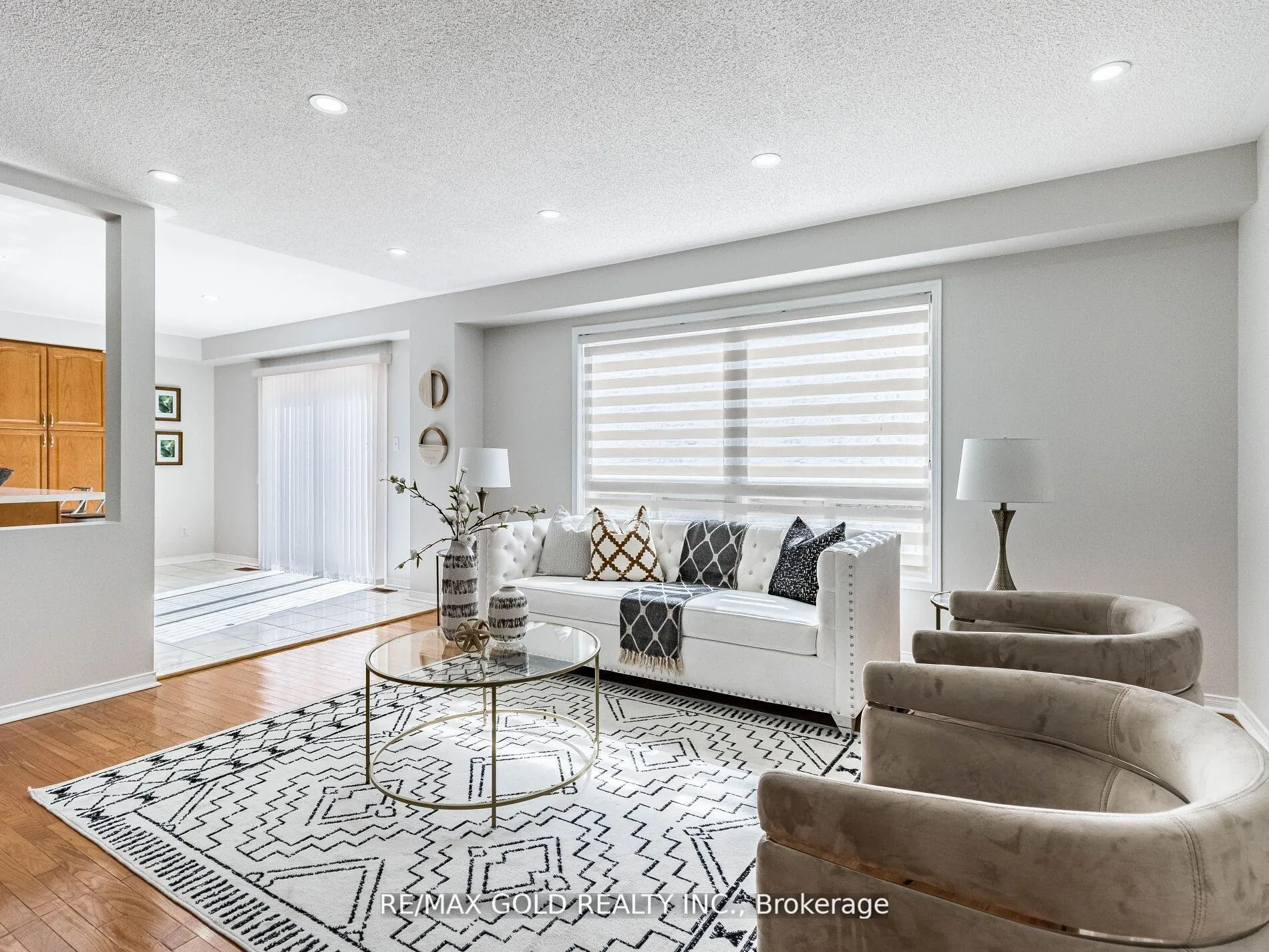 Photo 12 of 10 Chestermere Crescent, Brampton, Fletcher's Meadow — HOMEH