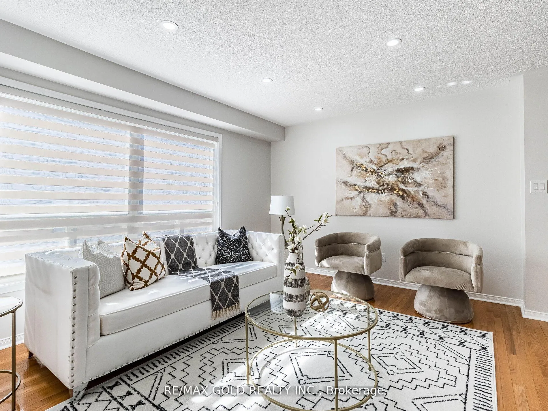 Photo 13 of 10 Chestermere Crescent, Brampton, Fletcher's Meadow — HOMEH