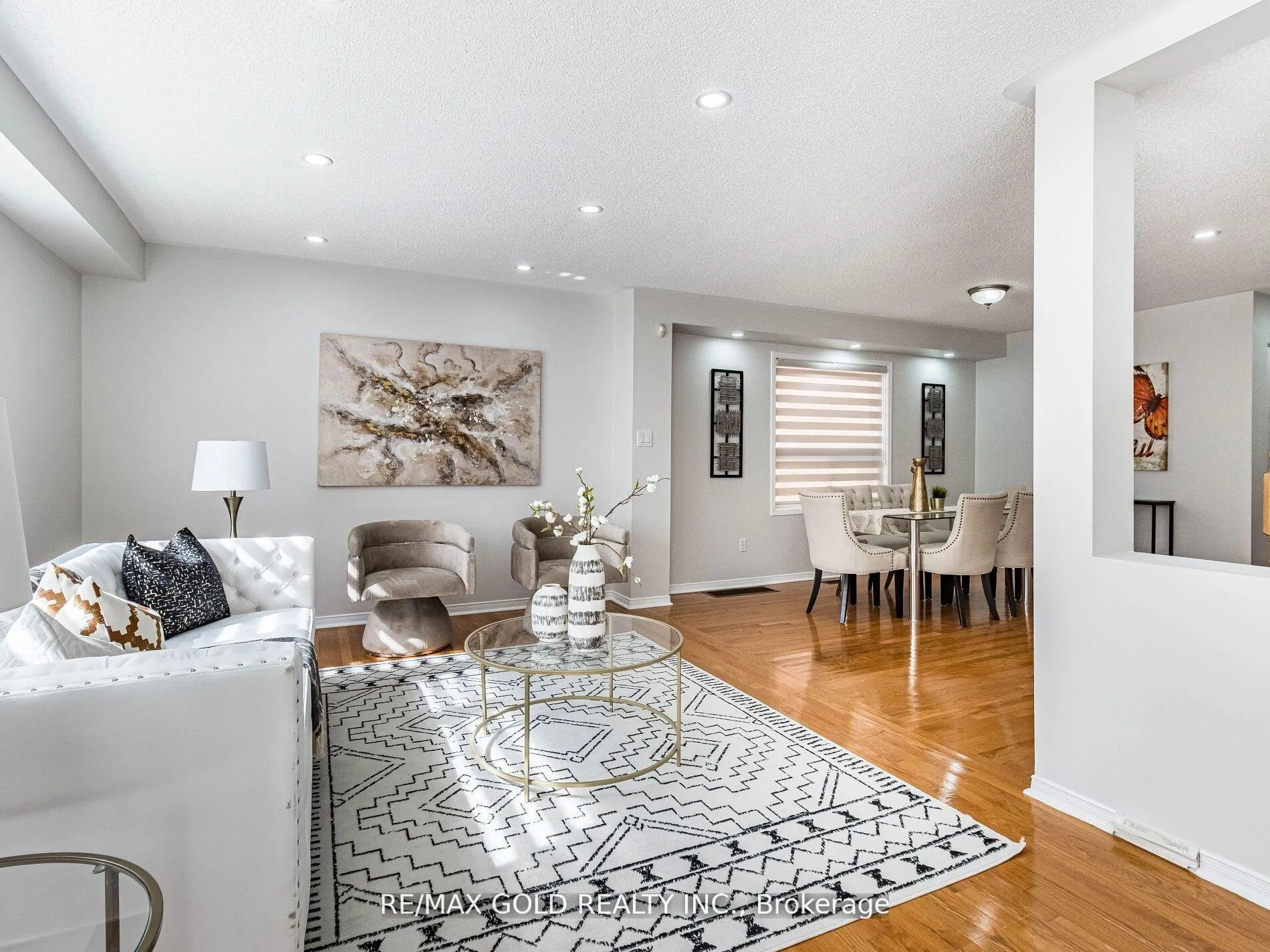 Photo 14 of 10 Chestermere Crescent, Brampton, Fletcher's Meadow — HOMEH