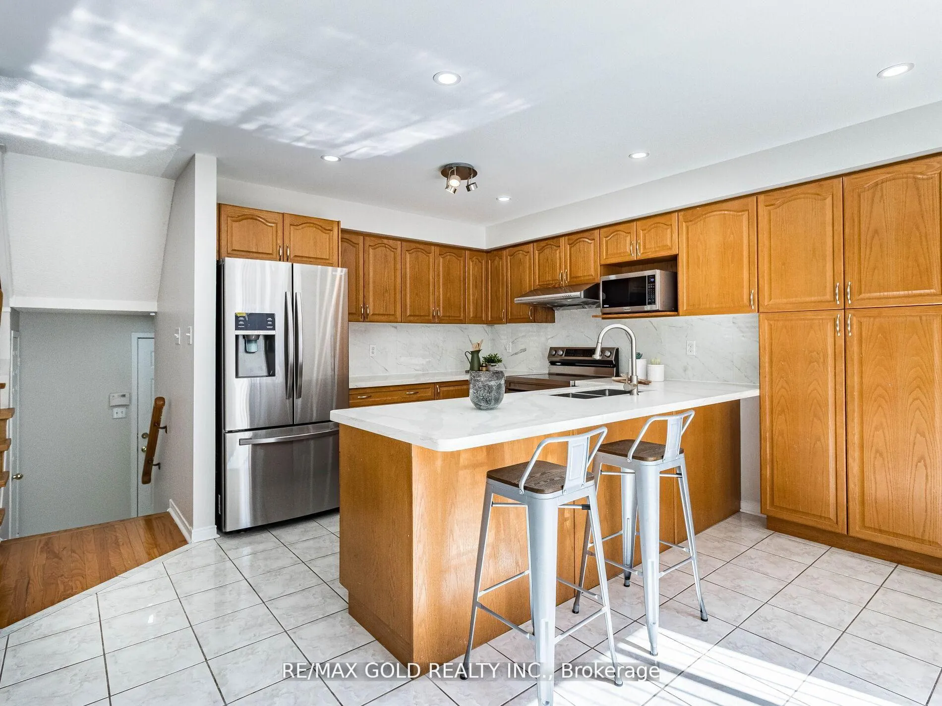 Photo 16 of 10 Chestermere Crescent, Brampton, Fletcher's Meadow — HOMEH