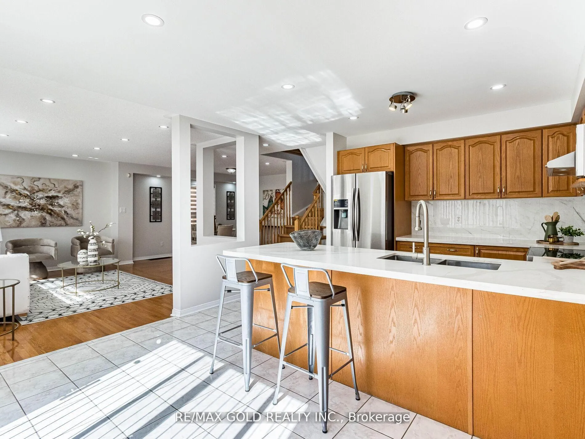 Photo 17 of 10 Chestermere Crescent, Brampton, Fletcher's Meadow — HOMEH