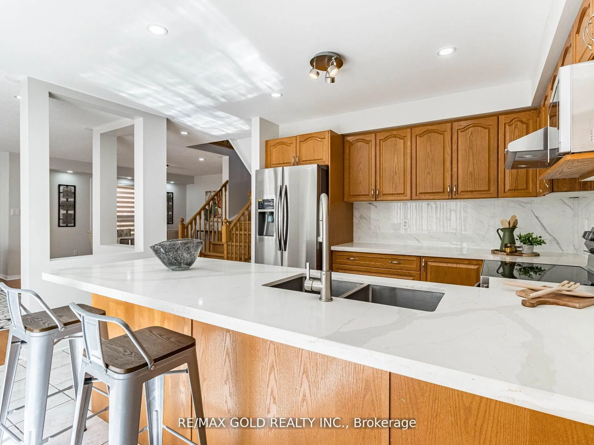 Photo 18 of 10 Chestermere Crescent, Brampton, Fletcher's Meadow — HOMEH