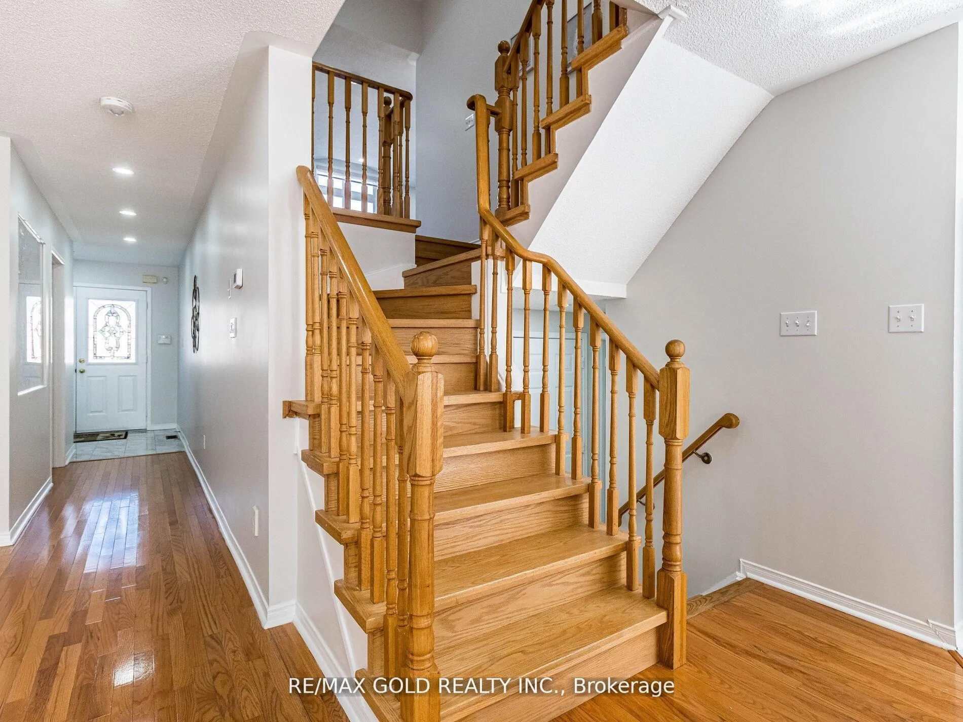 Photo 23 of 10 Chestermere Crescent, Brampton, Fletcher's Meadow — HOMEH