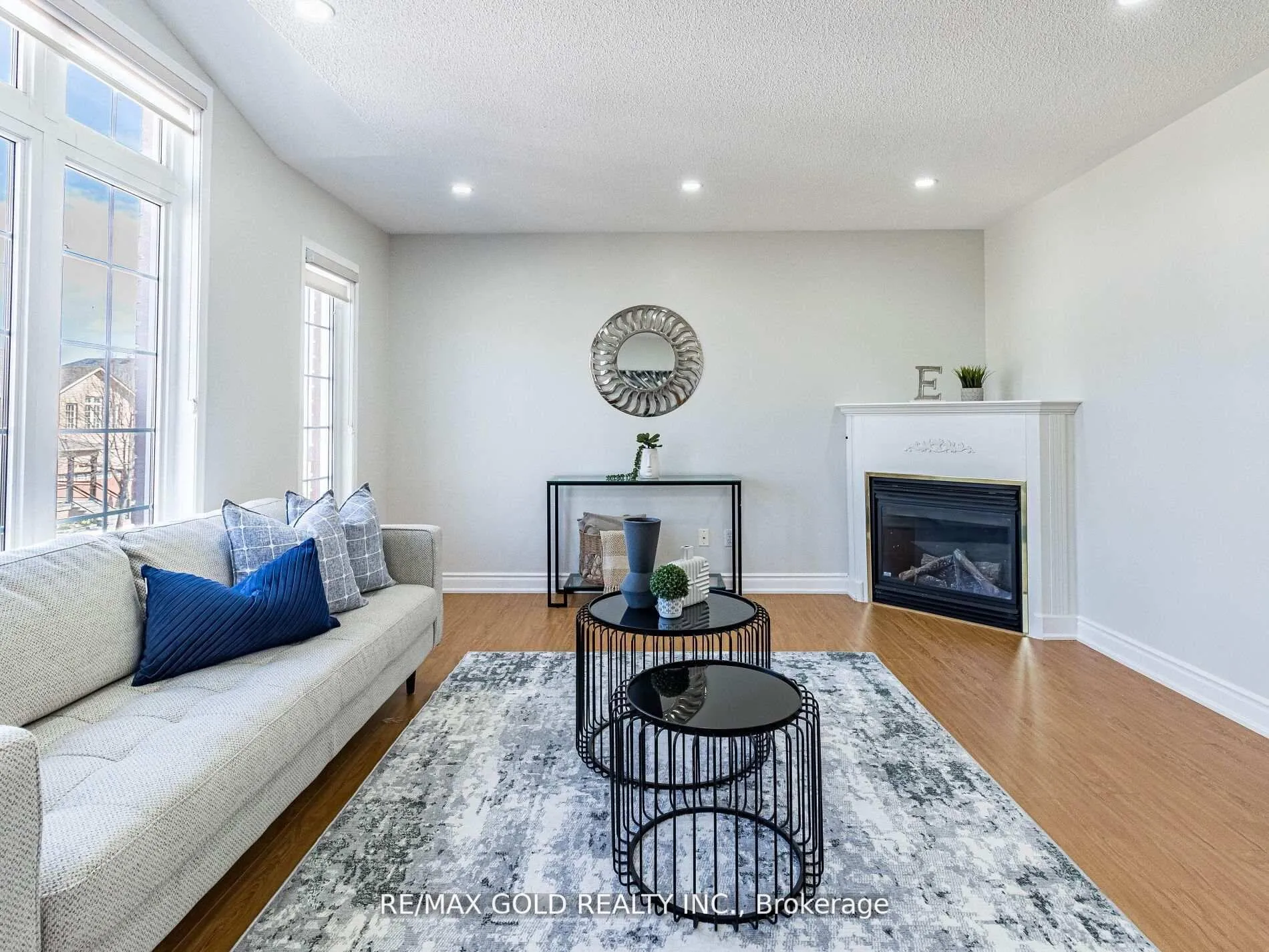 Photo 25 of 10 Chestermere Crescent, Brampton, Fletcher's Meadow — HOMEH