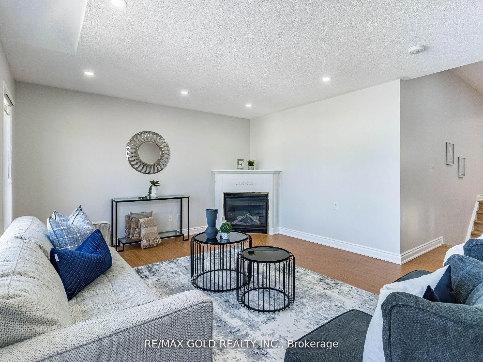 Photo 26 of 10 Chestermere Crescent, Brampton, Fletcher's Meadow — HOMEH