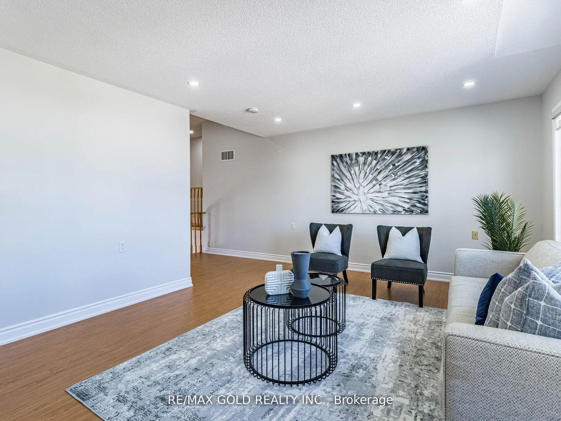 Photo 27 of 10 Chestermere Crescent, Brampton, Fletcher's Meadow — HOMEH