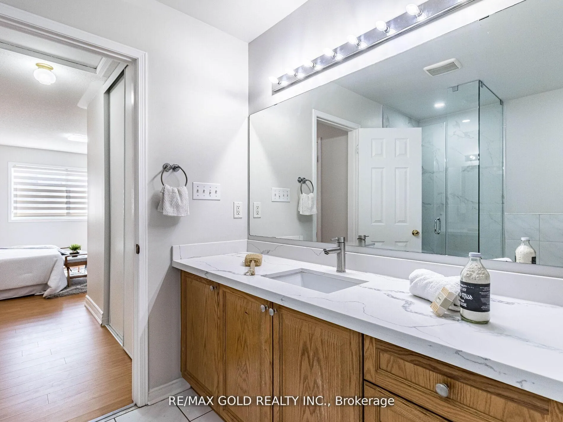 Photo 34 of 10 Chestermere Crescent, Brampton, Fletcher's Meadow — HOMEH