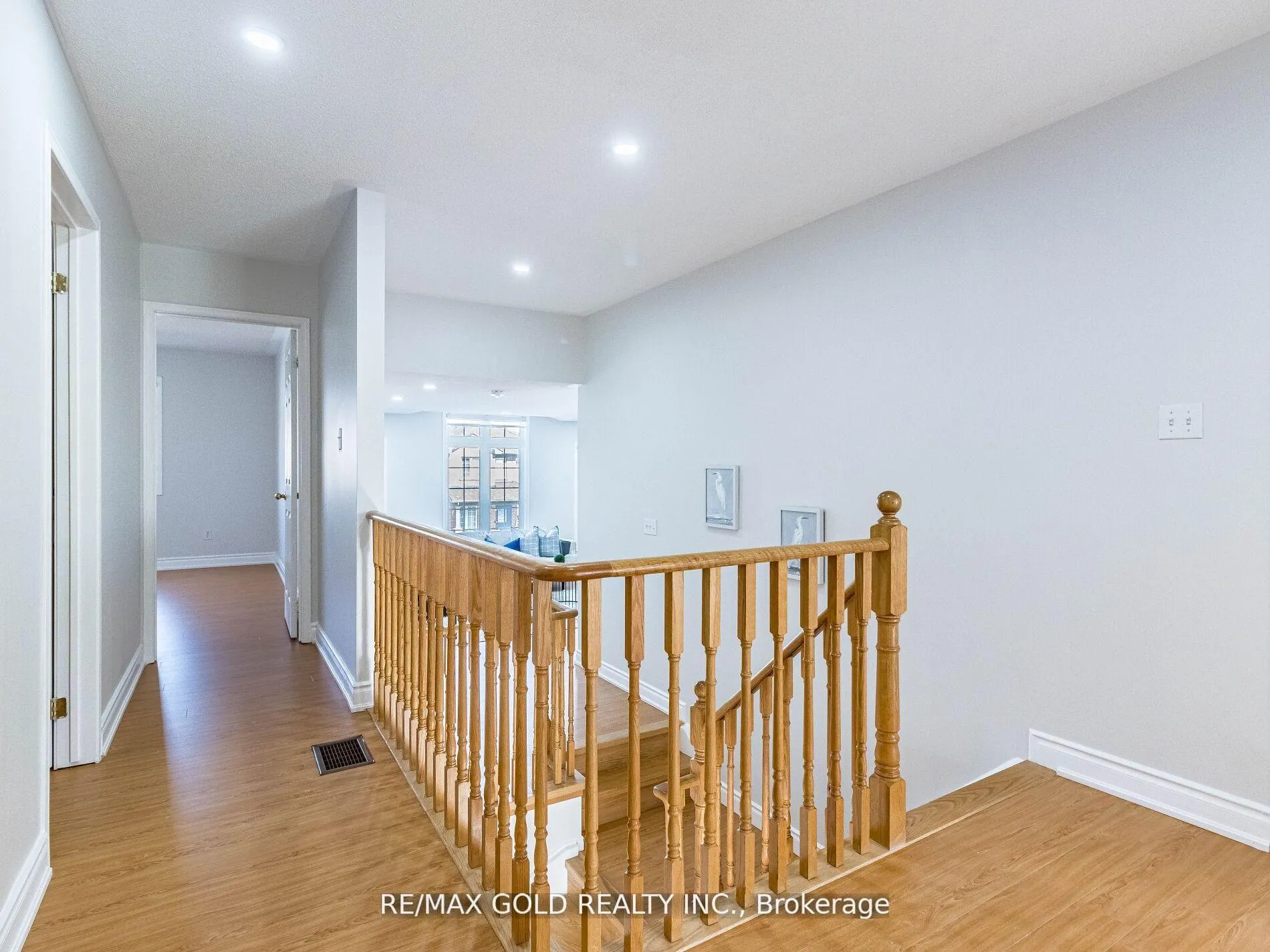 Photo 39 of 10 Chestermere Crescent, Brampton, Fletcher's Meadow — HOMEH