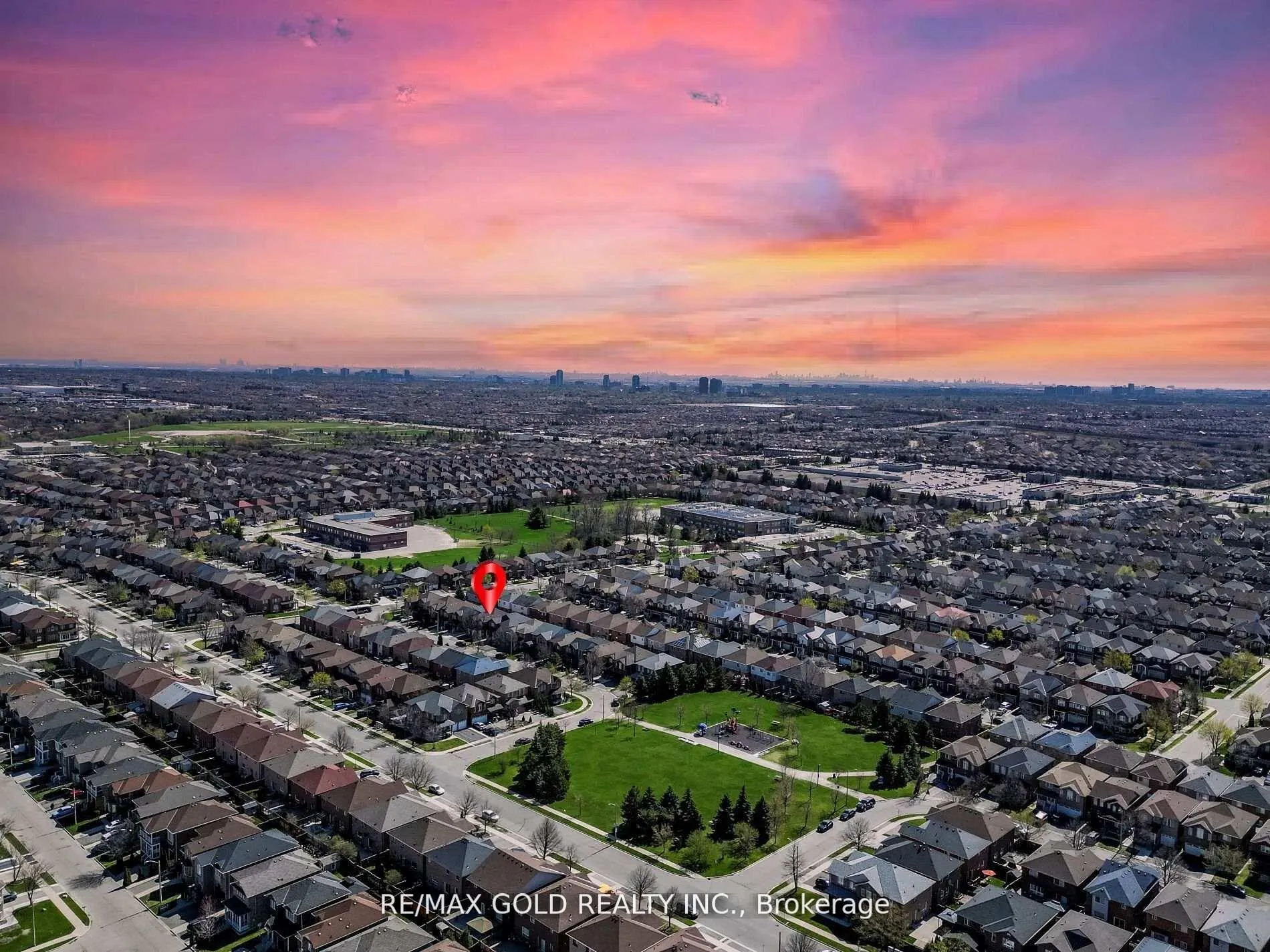 Photo 43 of 10 Chestermere Crescent, Brampton, Fletcher's Meadow — HOMEH