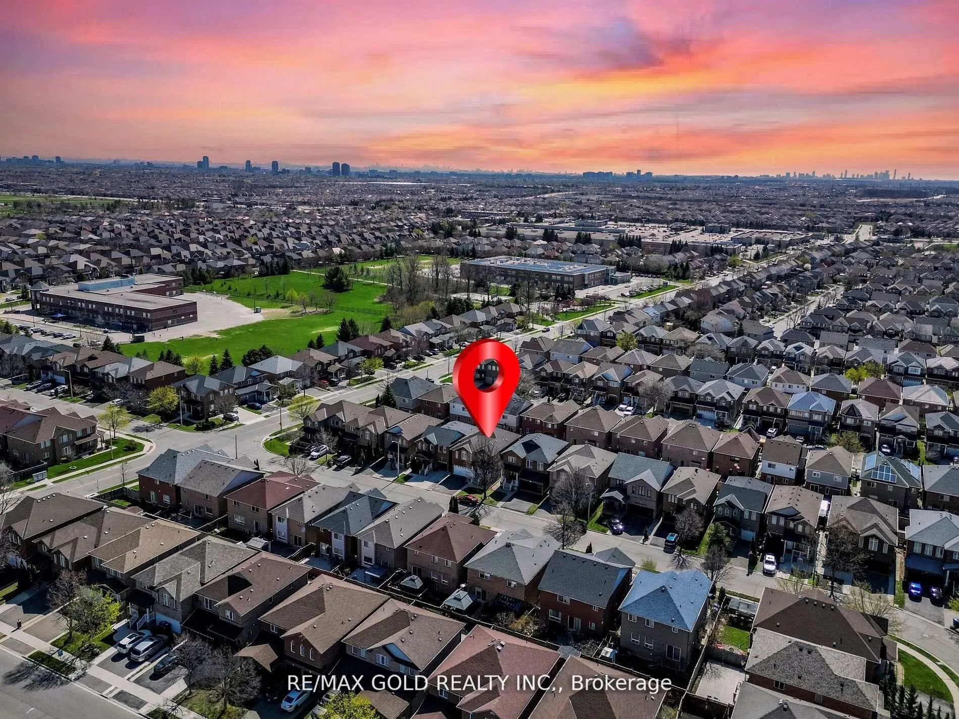 Photo 44 of 10 Chestermere Crescent, Brampton, Fletcher's Meadow — HOMEH