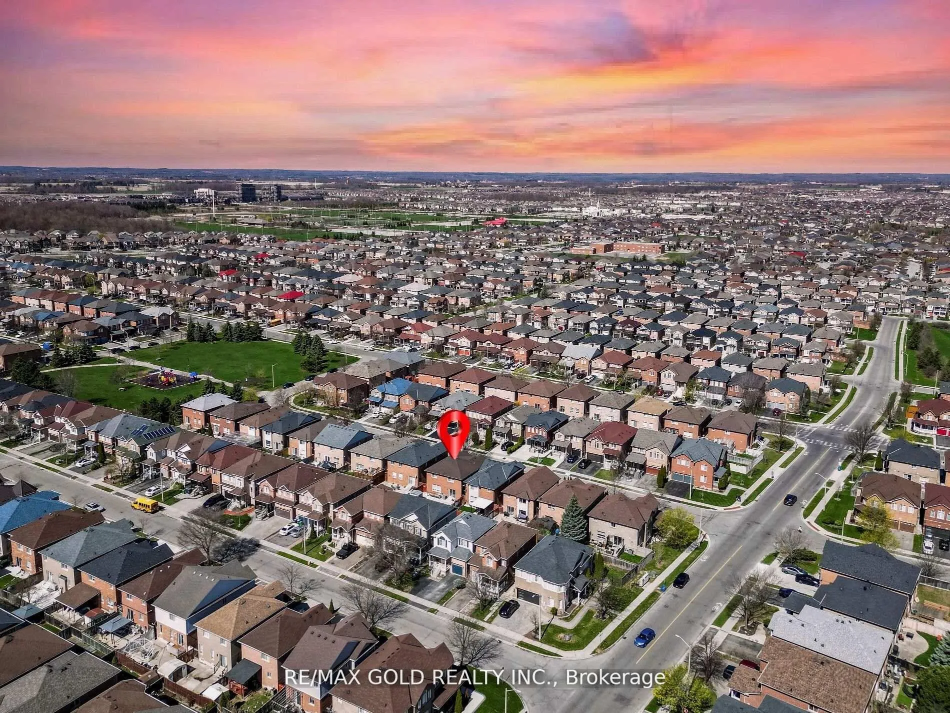Photo 45 of 10 Chestermere Crescent, Brampton, Fletcher's Meadow — HOMEH