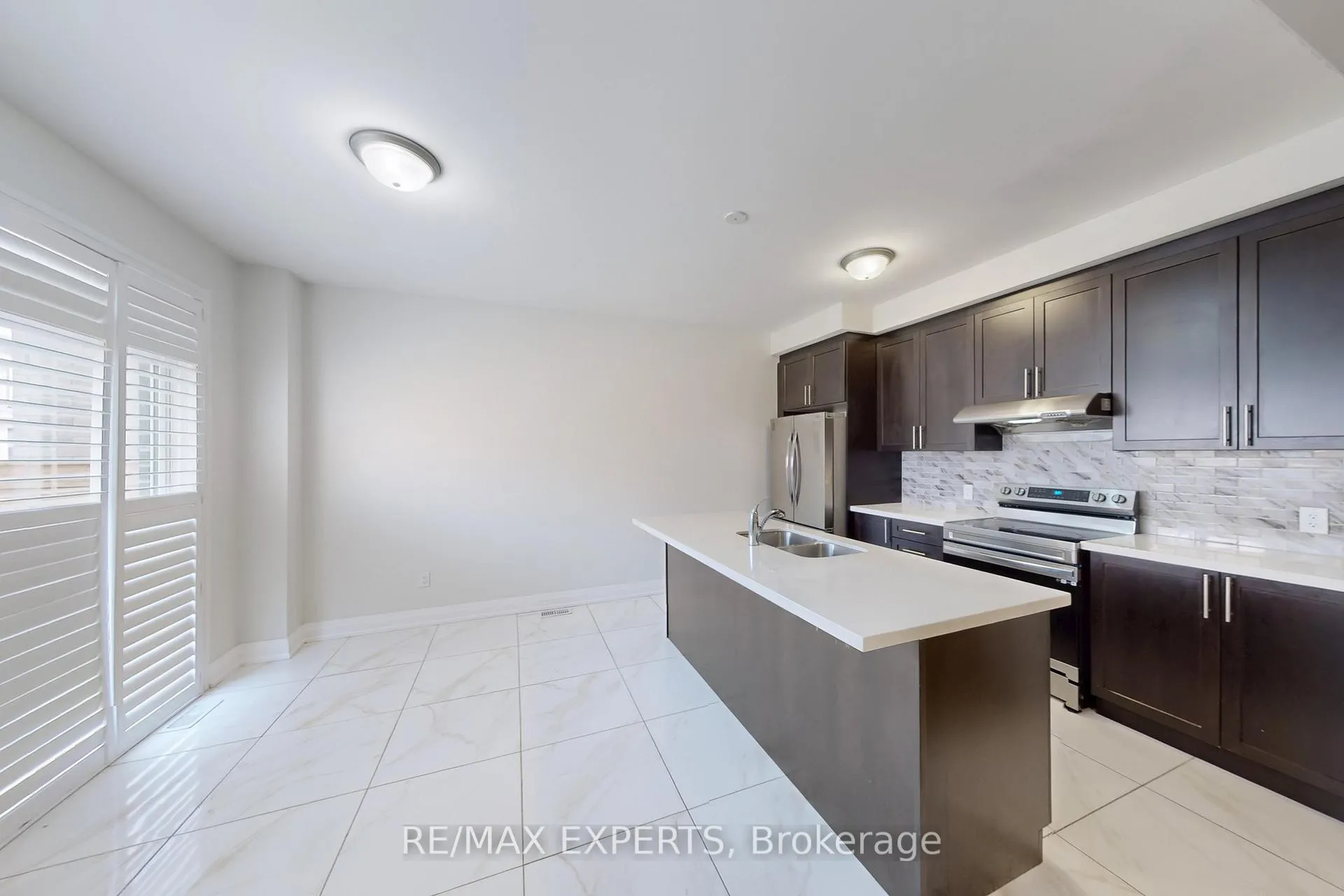Photo 10 of 3 Trellanock Road, Brampton, Bram West — HOMEH