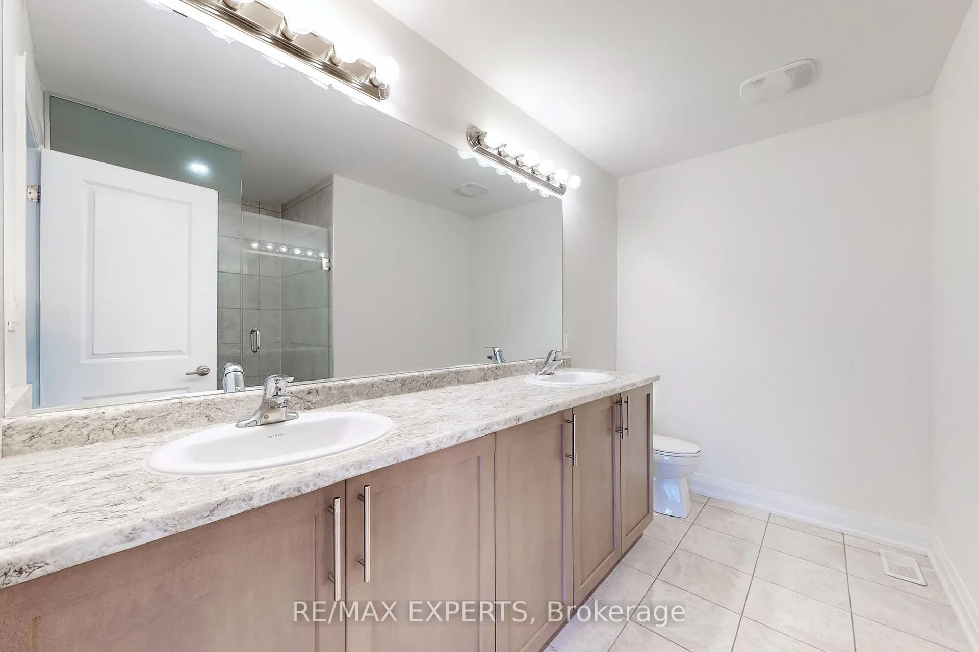 Photo 19 of 3 Trellanock Road, Brampton, Bram West — HOMEH