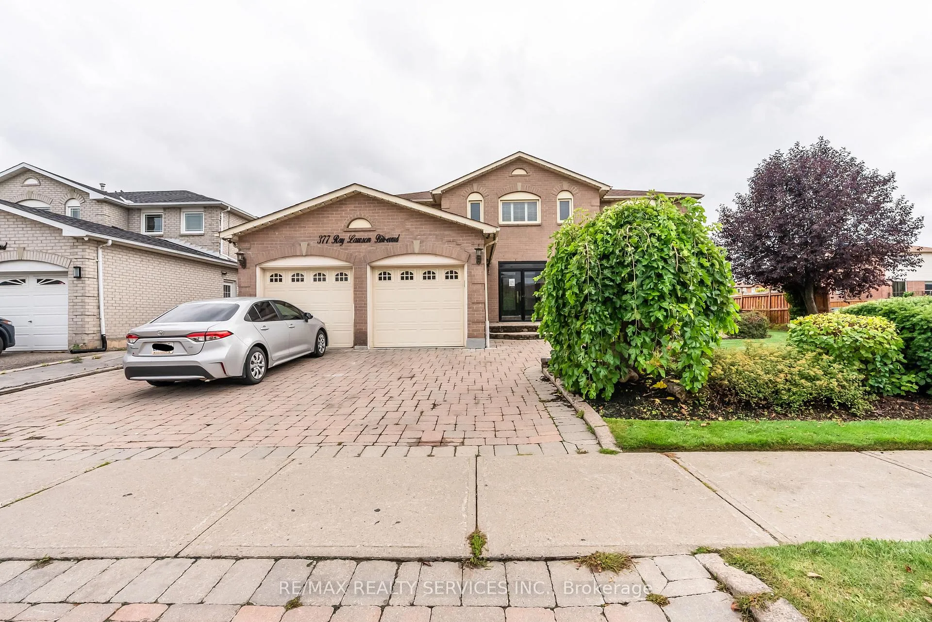 Photo 2 of 377 Ray Lawson Boulevard, Brampton, Fletcher's Creek South — HOMEH