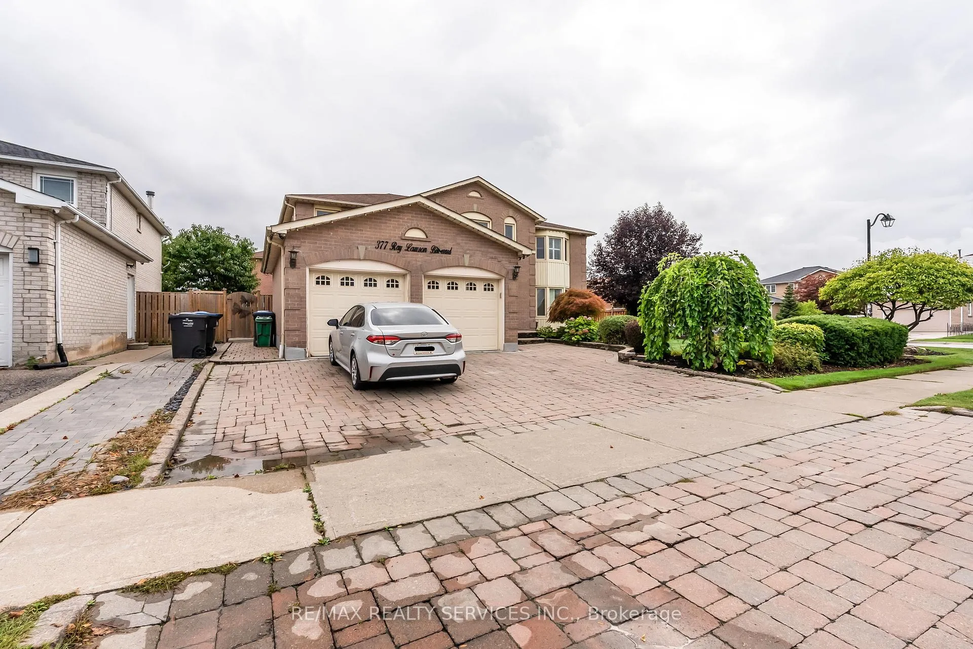 Photo 3 of 377 Ray Lawson Boulevard, Brampton, Fletcher's Creek South — HOMEH