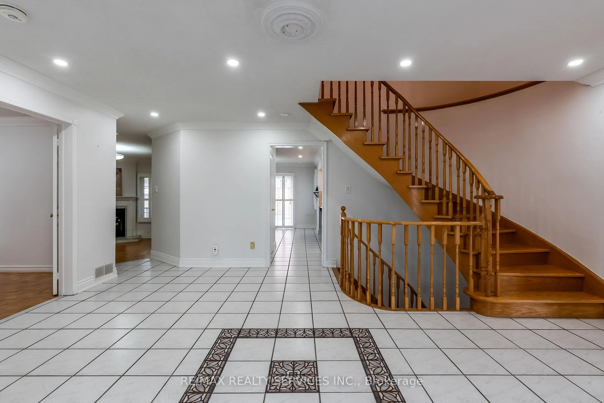 Photo 7 of 377 Ray Lawson Boulevard, Brampton, Fletcher's Creek South — HOMEH