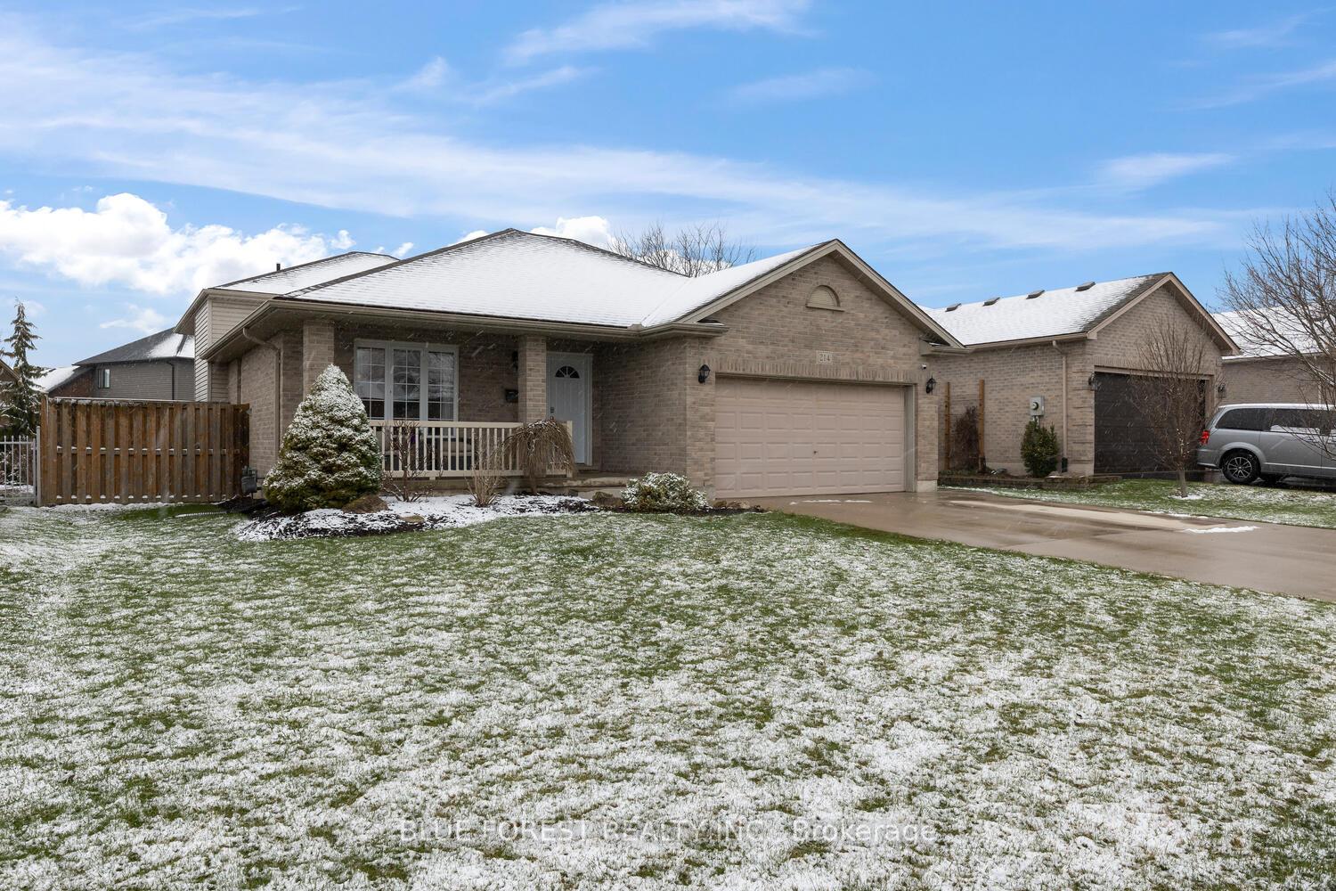 Photo 2 of 214 Jonathan Way, Central Elgin, Belmont — HOMEH