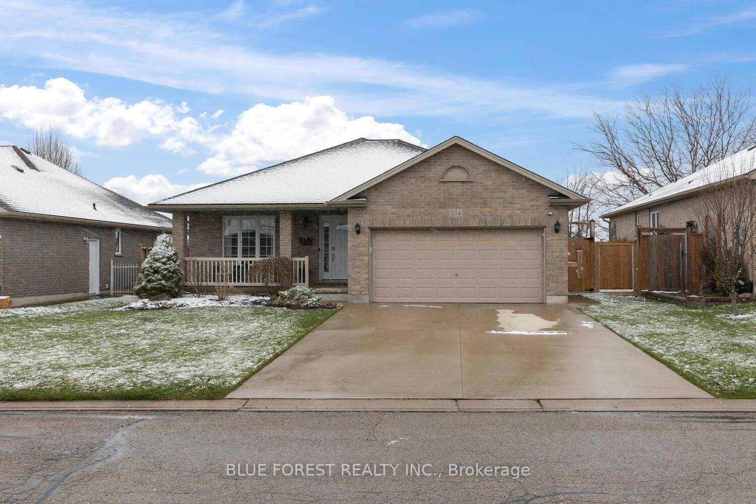 Photo 3 of 214 Jonathan Way, Central Elgin, Belmont — HOMEH