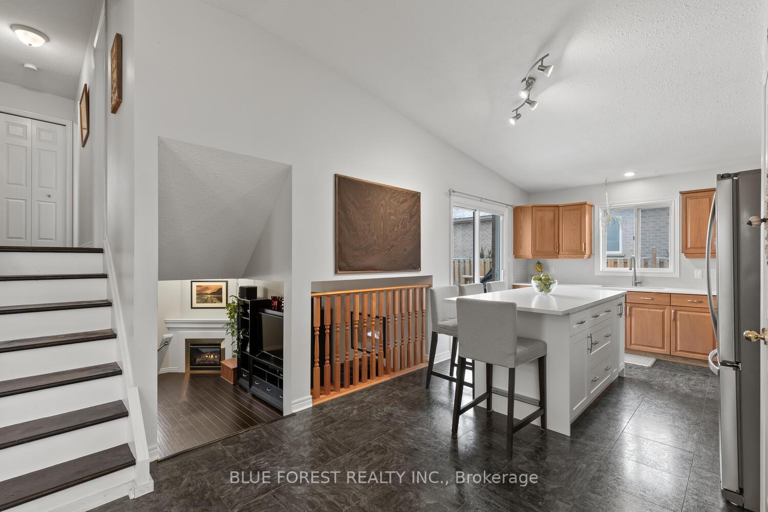 Photo 13 of 214 Jonathan Way, Central Elgin, Belmont — HOMEH