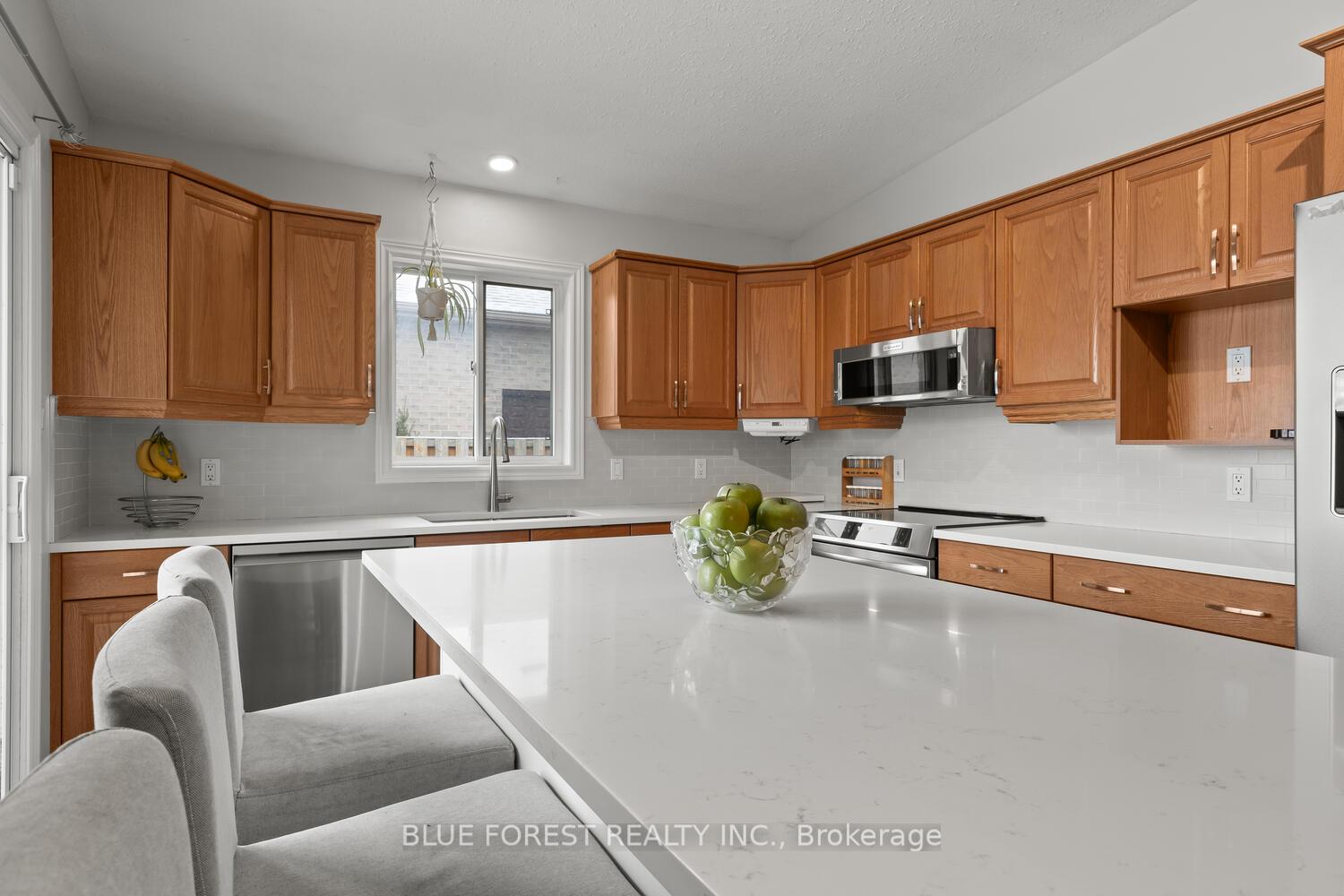 Photo 17 of 214 Jonathan Way, Central Elgin, Belmont — HOMEH