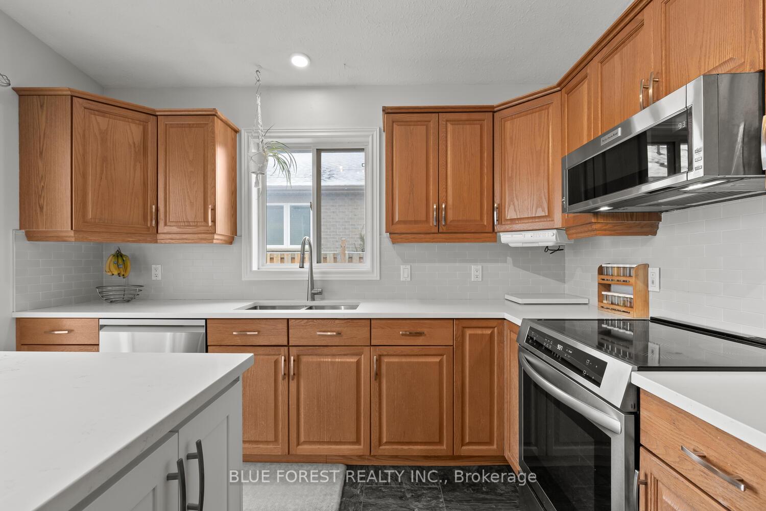 Photo 18 of 214 Jonathan Way, Central Elgin, Belmont — HOMEH
