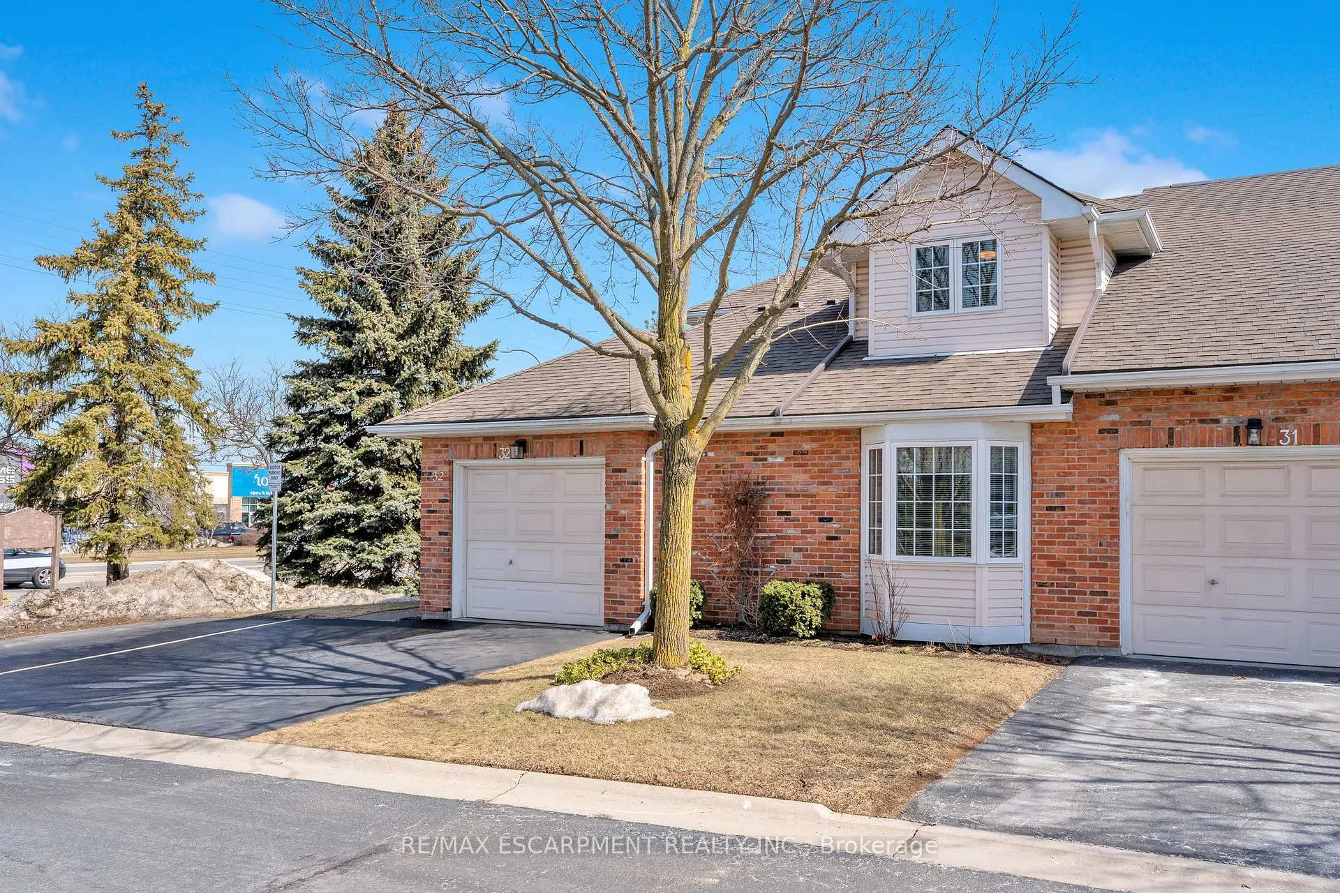 Photo 1 of Unit 32, 810 Golf Links Road, Hamilton, Ancaster — HOMEH