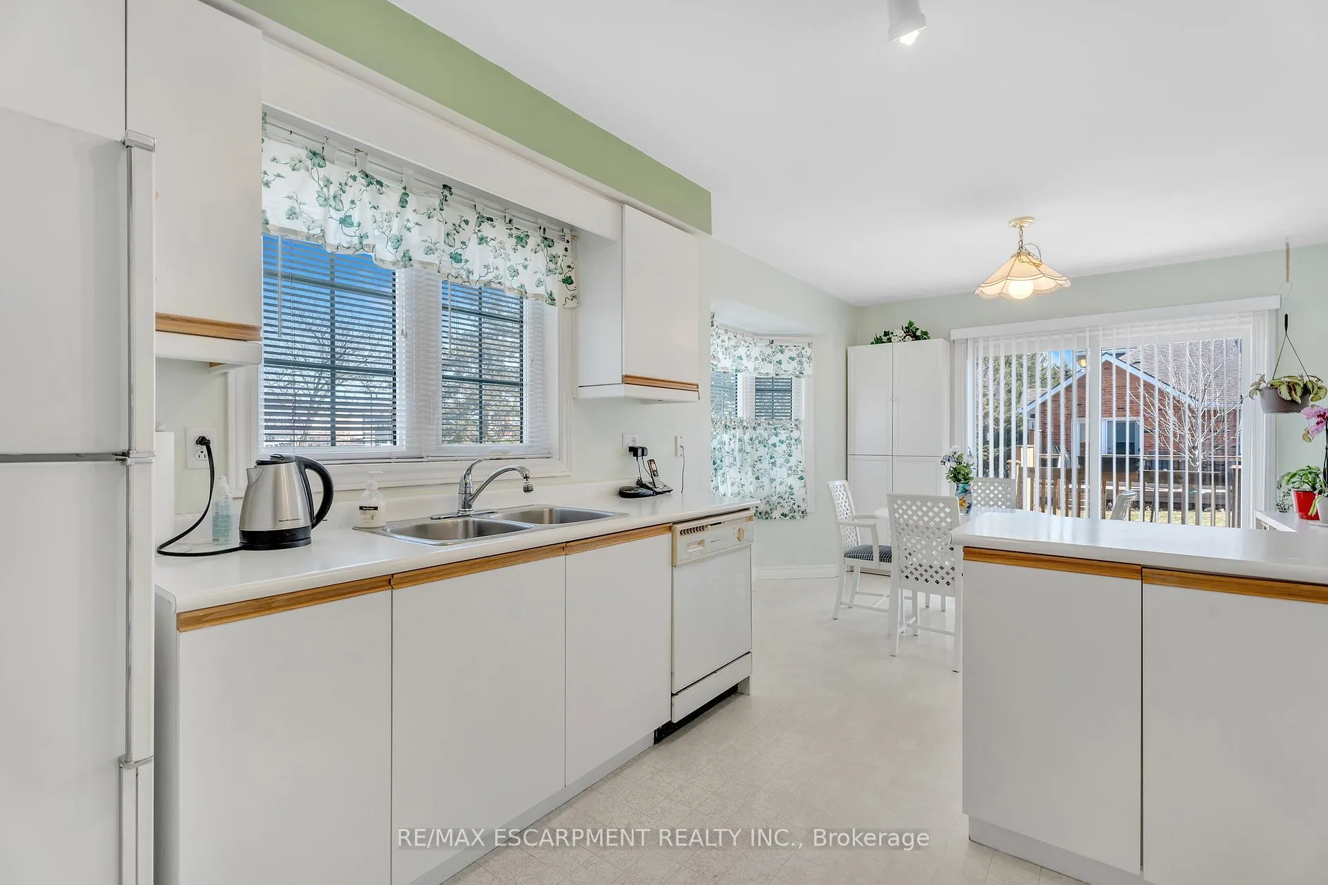 Photo 17 of Unit 32, 810 Golf Links Road, Hamilton, Ancaster — HOMEH