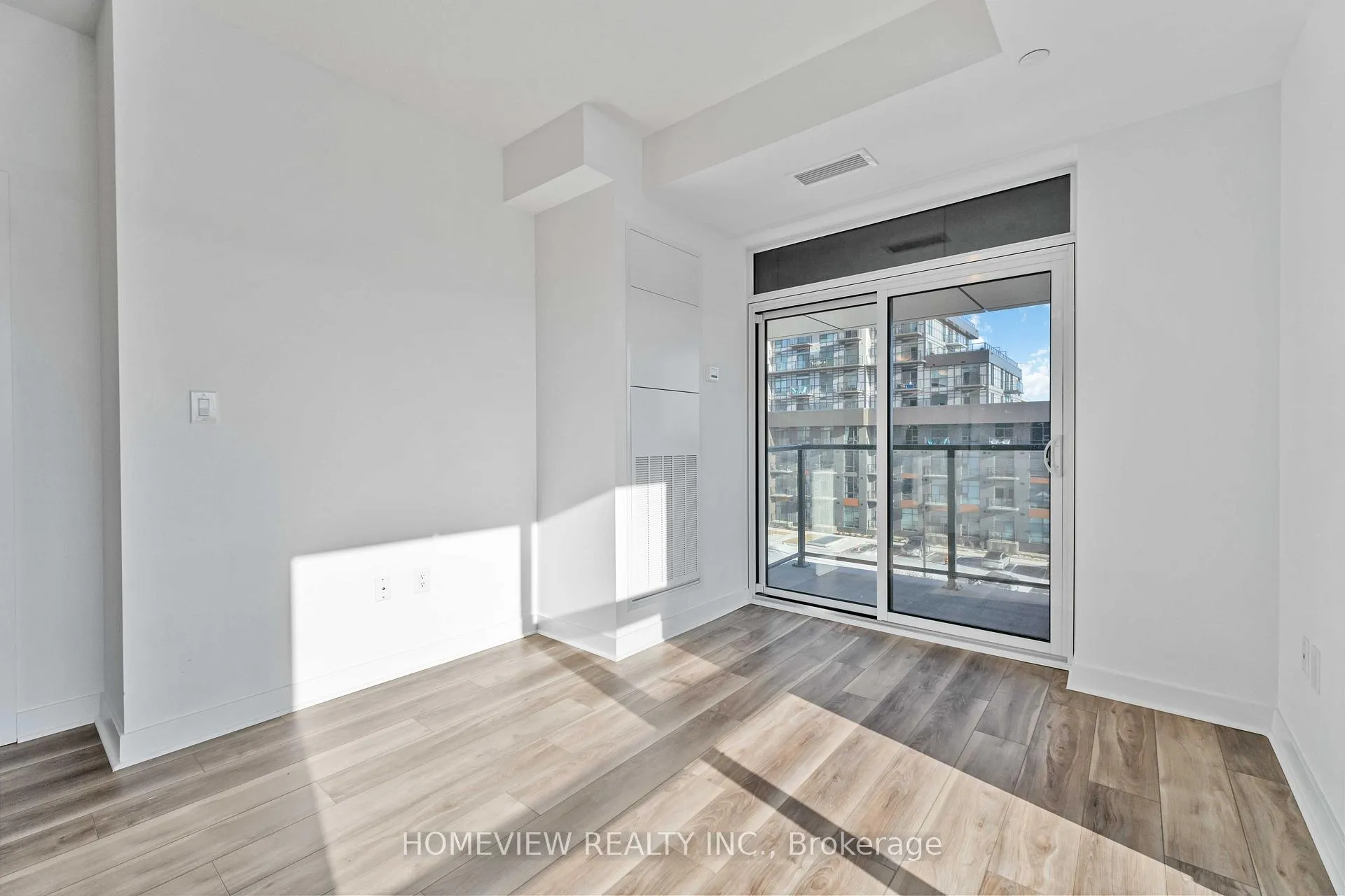 Photo 10 of Unit 428, 460 Dundas Street E, Hamilton, Waterdown — HOMEH