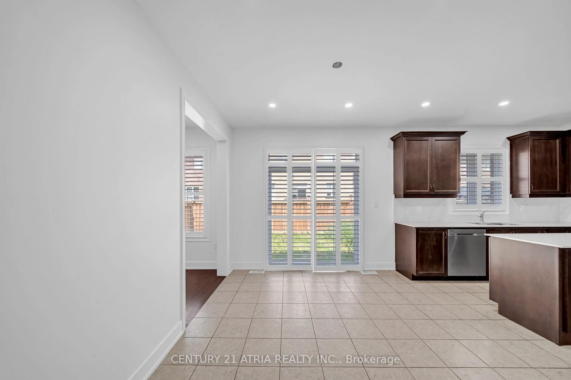Photo 10 of 8 Pellegrino Road, Brampton, Northwest Brampton — HOMEH
